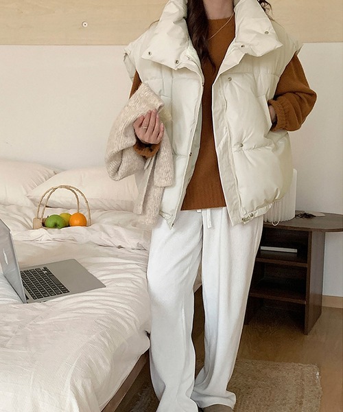 VitaFelice（ヴィータフェリーチェ）の「ボリューム中綿ベスト パデッドベスト スタンドカラー（その他アウター・レディース・グレー/ブラック/アイボリー/ライトグレー・FREE）」の6枚目の写真