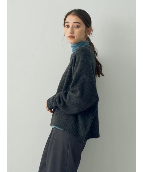 YECCA VECCA(イェッカヴェッカ)の「クルーネックソフトニット(ニット/セーター・レディース・アイボリー/その他6/チャコールグレー/ブルー・FREE)」の5枚目の写真