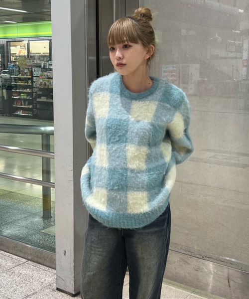 shesame(シーセム)の「モヘアライク起毛チェックニット(ニット/セーター・レディース・ブルー/ブラウン/カーキ・MEDIUM/LARGE)」の3枚目の写真