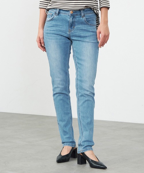 C17（シーセブンティーン）の「C17 スキニーデニムパンツ（デニムパンツ・レディース・ブラック/インディゴブルー/ブルー/アイボリー/ダークインディゴブルー/ブラック系その他/ライトインディゴブルー/グレー/ホワイト・32/30/31/27/28/29/26）」の9枚目の写真