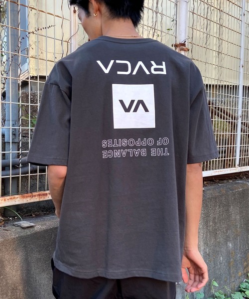 RVCA(ルーカ)の「RVCA/ルーカ オーバーサイズTシャツ 半袖Tee ボックスロゴ バックプリントT BE041-234(Tシャツ/カットソー・メンズ・スミクロ/ホワイト/モーブ系/カーキ・M/S/L)」の1枚目の写真