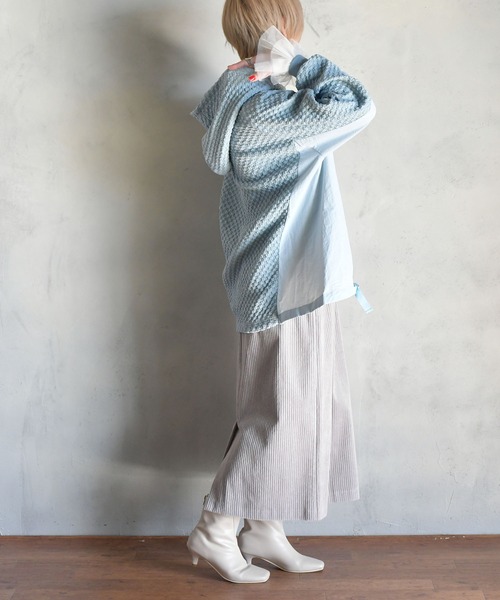 エンボス加工パーカー