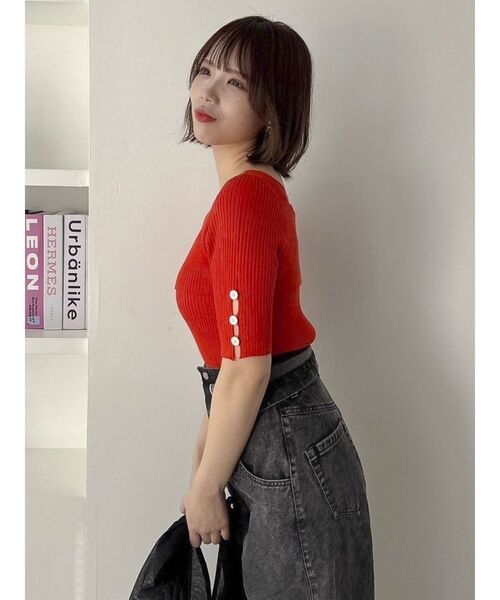 dazzlin（ダズリン）の「アンバランスボタンハーフスリーブニット（ニット/セーター・レディース・オレンジ/アイボリー/グレー/ブラック・FREE）」の21枚目の写真