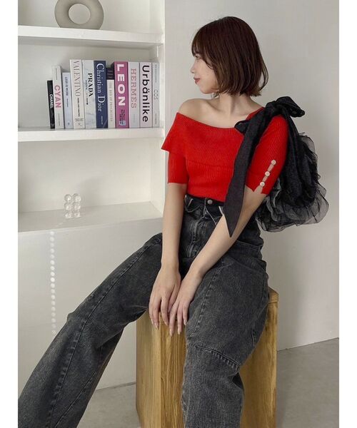 dazzlin（ダズリン）の「アンバランスボタンハーフスリーブニット（ニット/セーター・レディース・オレンジ/アイボリー/グレー/ブラック・FREE）」の13枚目の写真