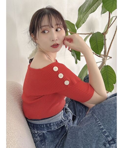 dazzlin（ダズリン）の「アンバランスボタンハーフスリーブニット（ニット/セーター・レディース・オレンジ/アイボリー/グレー/ブラック・FREE）」の12枚目の写真