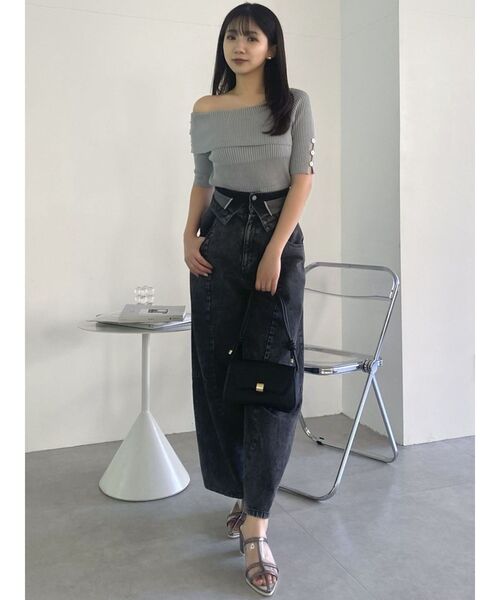 dazzlin（ダズリン）の「アンバランスボタンハーフスリーブニット（ニット/セーター・レディース・オレンジ/アイボリー/グレー/ブラック・FREE）」の7枚目の写真