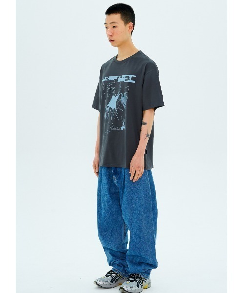 NASTY KICK(ナスティーキック)の「A'GEM/9 × .kom 『NASTY KICK/ナスティー キック』 Bloke Tee/ブローク 半袖Tシャツ(Tシャツ/カットソー・メンズ・チャコールグレー/ブラック/ホワイト・L)」の14枚目の写真