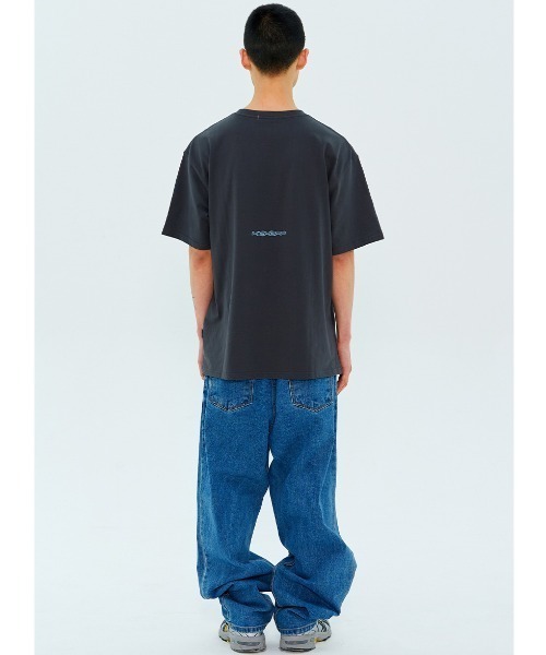 NASTY KICK(ナスティーキック)の「A'GEM/9 × .kom 『NASTY KICK/ナスティー キック』 Bloke Tee/ブローク 半袖Tシャツ(Tシャツ/カットソー・メンズ・チャコールグレー/ブラック/ホワイト・L)」の15枚目の写真