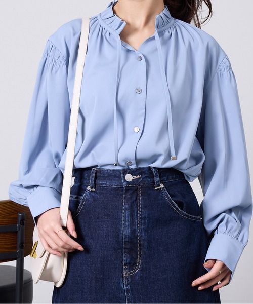 Chez toi（シェトワ）の「ネックフリル肩ギャザーブラウス（シャツ/ブラウス・レディース・ネイビー/オフホワイト/サックスブルー・FREE）」の9枚目の写真