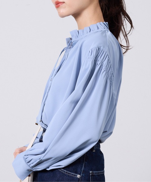 Chez toi（シェトワ）の「ネックフリル肩ギャザーブラウス（シャツ/ブラウス・レディース・ネイビー/オフホワイト/サックスブルー・FREE）」の10枚目の写真
