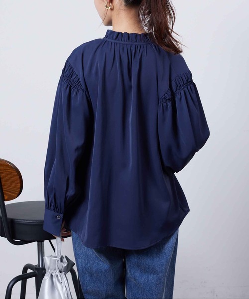Chez toi（シェトワ）の「ネックフリル肩ギャザーブラウス（シャツ/ブラウス・レディース・ネイビー/オフホワイト/サックスブルー・FREE）」の22枚目の写真