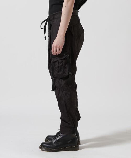 KMRii(ケムリ)の「KMRii/ケムリ/Black Metal Parachute Pants 02(カーゴパンツ・メンズ・ブラック・2)」の3枚目の写真