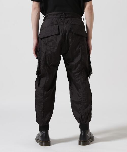 KMRii(ケムリ)の「KMRii/ケムリ/Black Metal Parachute Pants 02(カーゴパンツ・メンズ・ブラック・2)」の4枚目の写真
