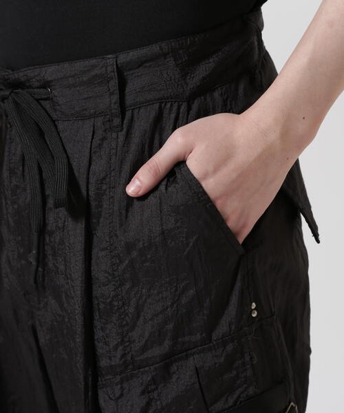 KMRii(ケムリ)の「KMRii/ケムリ/Black Metal Parachute Pants 02(カーゴパンツ・メンズ・ブラック・2)」の8枚目の写真