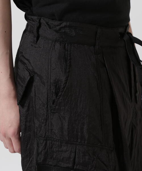 KMRii(ケムリ)の「KMRii/ケムリ/Black Metal Parachute Pants 02(カーゴパンツ・メンズ・ブラック・2)」の9枚目の写真