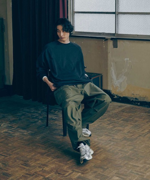 Bleme(ブレム)の「カットオフデザイン ロングスリーブ スリット入り ロゴ刺繍ルーズロンT(Tシャツ/カットソー・メンズ・ブラック/ホワイト/ネイビー・XL/S/M/L)」の4枚目の写真