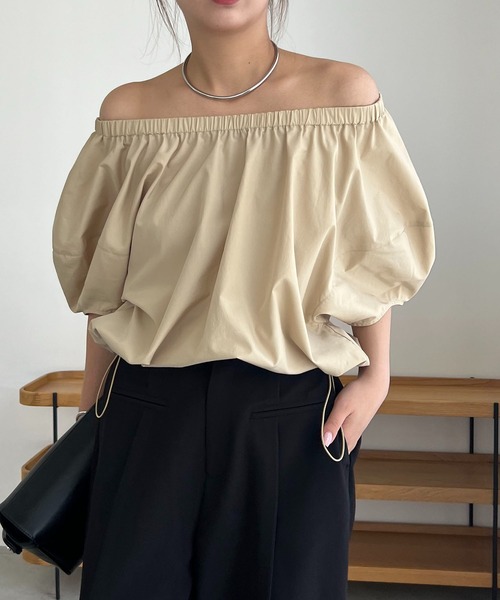 CAPRICIEUX LE'MAGE（カプリシューレマージュ）の「ギャザーネックパフブラウス（シャツ/ブラウス・レディース・ベージュ/ブラック/ホワイト・FREE）」の4枚目の写真