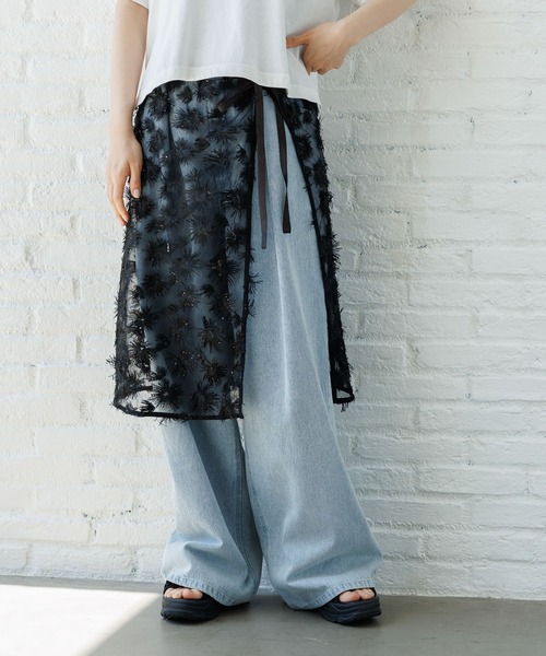 LAKOLE（ラコレ）の「スパンコールラップスカート / 129023（スカート・レディース・オフホワイト/ブラック・FREE）」の2枚目の写真