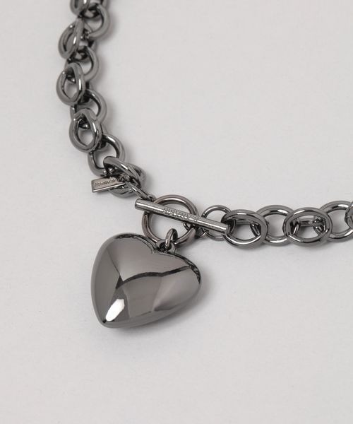 JEANASIS(ジーナシス)の「ボリュームハートチェーンネックレス/116551(ネックレス・レディース・シルバー/シルバー系その他/ブラック・FREE)」の4枚目の写真