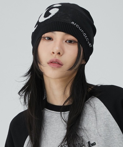 ACOVER(オコボ)の「A'GEM/9 × .kom 『ACOVER/オコボ』 ac logo beanie /ac ロゴ ビーニー(ニットキャップ/ビーニー・メンズ・ブラック・FREE)」の9枚目の写真