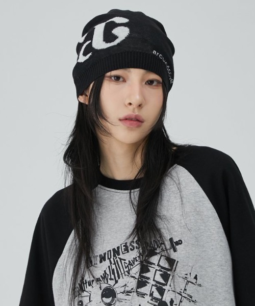ACOVER(オコボ)の「A'GEM/9 × .kom 『ACOVER/オコボ』 ac logo beanie /ac ロゴ ビーニー(ニットキャップ/ビーニー・メンズ・ブラック・FREE)」の7枚目の写真