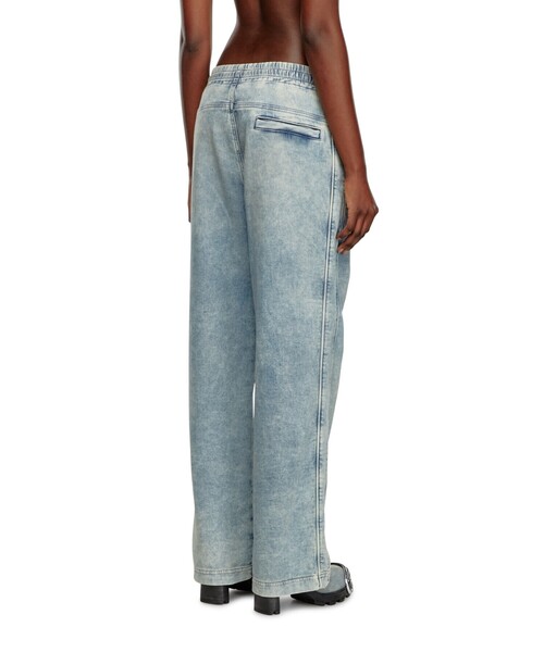 DIESEL(ディーゼル)の「レディース ストレートフィットトラックデニム D-MARTIANS(デニムパンツ・レディース・ブルー・SMALL/X-SMALL/MEDIUM/LARGE)」の4枚目の写真