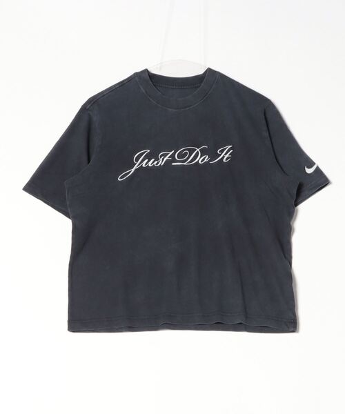 NIKE(ナイキ)の「NIKE/ナイキ Tシャツ スポーツウェア ボクシーウォッシュ FZ4886-010(Tシャツ/カットソー・レディース・ブラック・M/S/L/XS)」の1枚目の写真