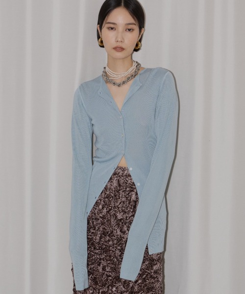 yae(ヤエ)の「Everyday slim fit cardigan / エブリデイスリムフィットカーディガン(カーディガン/ボレロ・レディース・グレー/レッド/ブラック/ピンク/ライトブルー・FREE)」の7枚目の写真