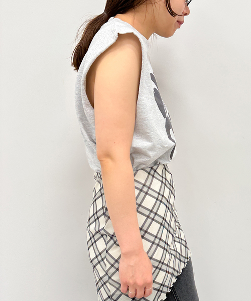 U by SPICK&SPAN（ユーバイスピックアンドスパン）の「【SCREEN STARS/スクリーンスターズ】別注ロゴN/S TEE2（Tシャツ/カットソー・レディース・ライトグレー/ブラック系その他・FREE）」の8枚目の写真