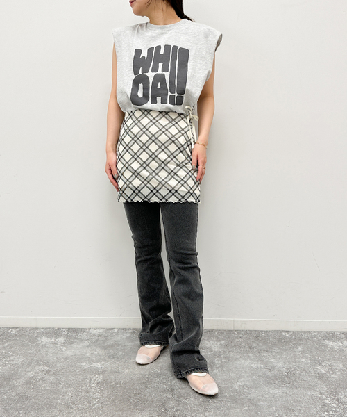 U by SPICK&SPAN（ユーバイスピックアンドスパン）の「【SCREEN STARS/スクリーンスターズ】別注ロゴN/S TEE2（Tシャツ/カットソー・レディース・ライトグレー/ブラック系その他・FREE）」の4枚目の写真