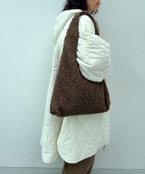 y/m（イム）の「プードルラウンドトートBAG（トートバッグ・レディース・ブラウン/ブラック・FREE）」の4枚目の写真