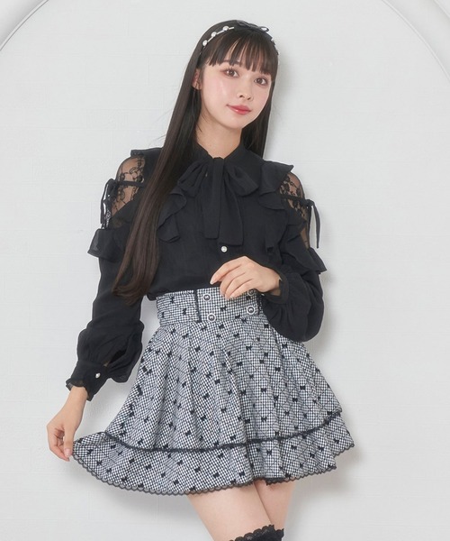 Honey Cinnamon（ハニーシナモン）の「肩レースリボンボウタイブラウス（シャツ/ブラウス・レディース・ホワイト/ブラック・FREE）」の2枚目の写真