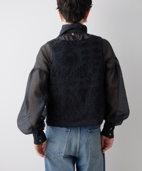 Whim Gazette（ウィムガゼット）の「エンブロイダリージレ（ベスト・レディース・オフホワイト/ブラック・FREE）」の8枚目の写真