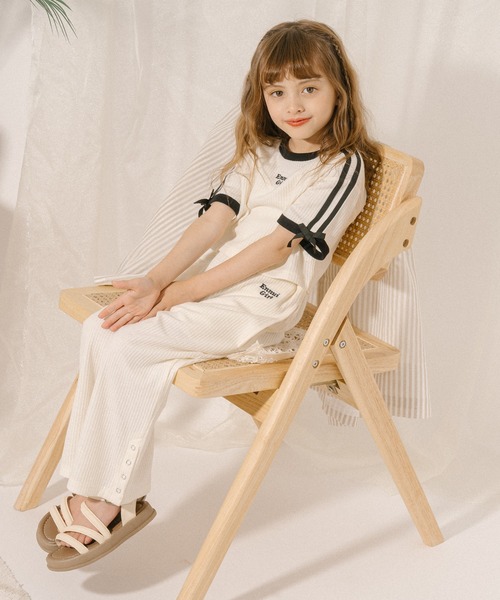 URBAN CHERRY（アーバンチェリー）の「【さらっと触感】ワッフルサイドリングボタンデザインストレートパンツ（その他パンツ・キッズ・ブルー/ブラック/ホワイト・110cm/120cm/130cm/140cm/150cm）」の5枚目の写真