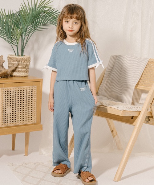 URBAN CHERRY（アーバンチェリー）の「【さらっと触感】ワッフルサイドリングボタンデザインストレートパンツ（その他パンツ・キッズ・ブルー/ブラック/ホワイト・110cm/120cm/130cm/140cm/150cm）」の10枚目の写真