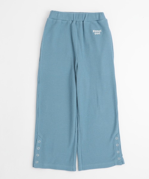 URBAN CHERRY（アーバンチェリー）の「【さらっと触感】ワッフルサイドリングボタンデザインストレートパンツ（その他パンツ・キッズ・ブルー/ブラック/ホワイト・110cm/120cm/130cm/140cm/150cm）」の12枚目の写真