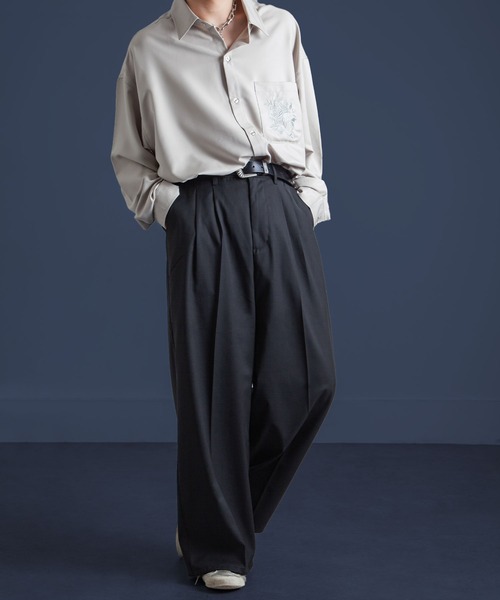 NILWAY（ニルウェイ）の「420g/m TR 2タック センタープレス ワイドストレートスラックス / 2タック デザイン ワイドストレートスラックス 【セットアップ対応】（スラックス・メンズ・モスグリーン系/チャコール/ブラック/ネイビー/ホワイト・SMALL/MEDIUM/LARGE）」の4枚目の写真