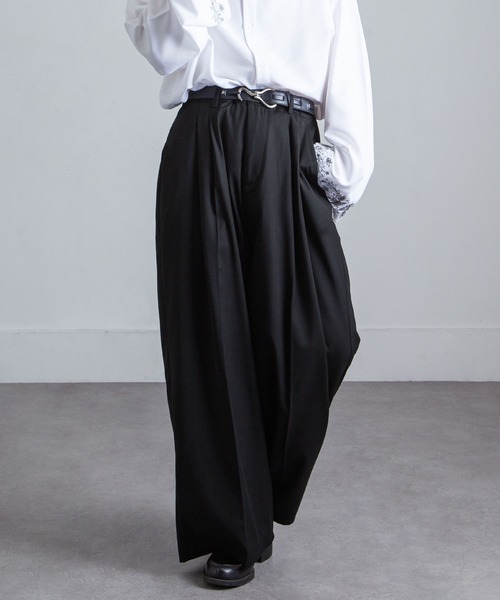 NILWAY（ニルウェイ）の「420g/m TR 2タック センタープレス ワイドストレートスラックス / 2タック デザイン ワイドストレートスラックス 【セットアップ対応】（スラックス・メンズ・モスグリーン系/チャコール/ブラック/ネイビー/ホワイト・SMALL/MEDIUM/LARGE）」の3枚目の写真