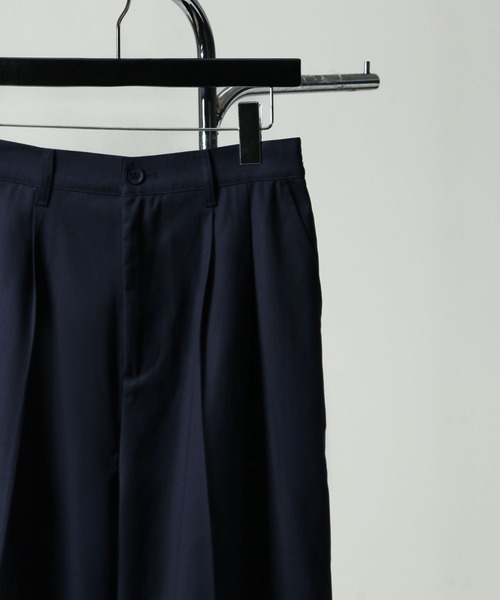 NILWAY（ニルウェイ）の「420g/m TR 2タック センタープレス ワイドストレートスラックス / 2タック デザイン ワイドストレートスラックス 【セットアップ対応】（スラックス・メンズ・モスグリーン系/チャコール/ブラック/ネイビー/ホワイト・SMALL/MEDIUM/LARGE）」の9枚目の写真