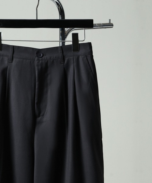 NILWAY（ニルウェイ）の「420g/m TR 2タック センタープレス ワイドストレートスラックス / 2タック デザイン ワイドストレートスラックス 【セットアップ対応】（スラックス・メンズ・モスグリーン系/チャコール/ブラック/ネイビー/ホワイト・SMALL/MEDIUM/LARGE）」の10枚目の写真