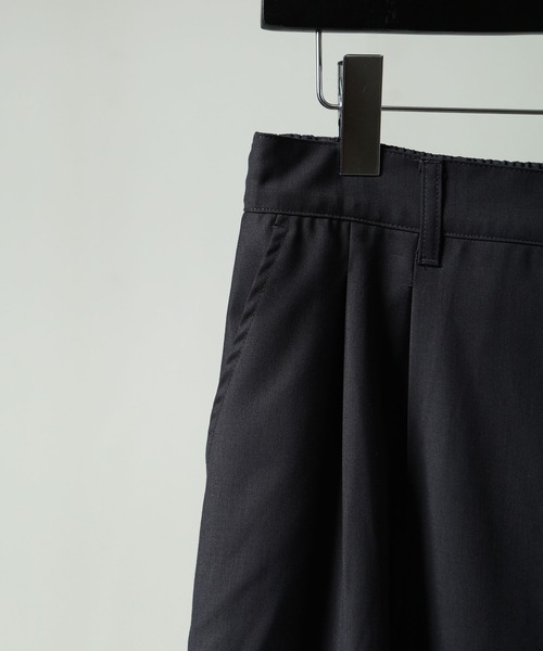 NILWAY（ニルウェイ）の「420g/m TR 2タック センタープレス ワイドストレートスラックス / 2タック デザイン ワイドストレートスラックス 【セットアップ対応】（スラックス・メンズ・モスグリーン系/チャコール/ブラック/ネイビー/ホワイト・SMALL/MEDIUM/LARGE）」の12枚目の写真