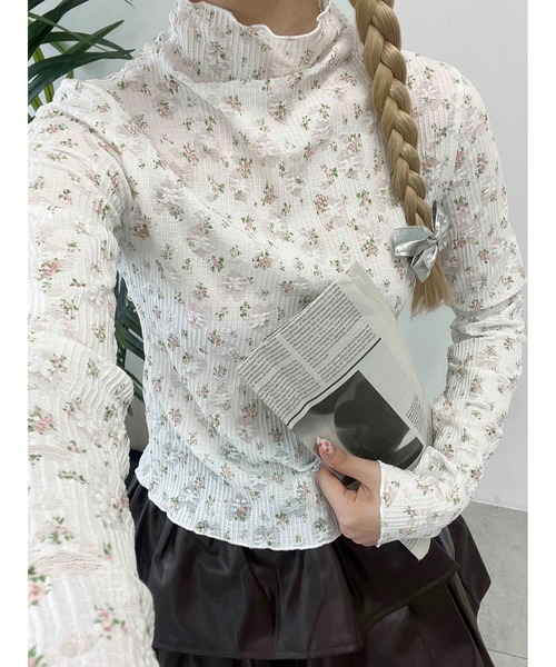 PHILLY（フィリー）の「【PHILLY】リトルフラワーハイネックトップス（Tシャツ/カットソー・レディース・ピンク/ホワイト・FREE）」の2枚目の写真