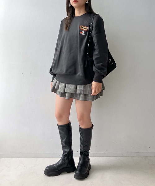 AS KNOW AS plus（アズノゥアズプラス）の「◇ワンポイントロゴ刺繍 おばけプリントオーバーサイズスウェットプルオーバー（スウェット・レディース・グリーン/スミクロ/キナリ/杢グレー/ホワイト系/ブラック系/アイボリー系/ブルー/ブラック系1/アイボリー系1/パープル系1/ベージュ系1・FREE）」の17枚目の写真