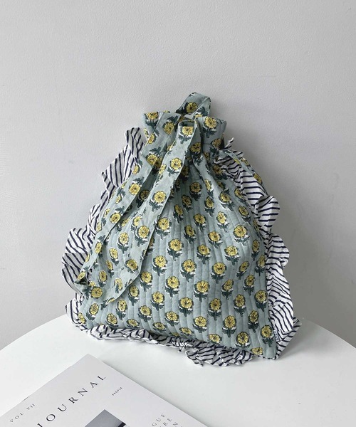 AS KNOW AS plus（アズノゥアズプラス）の「インドキルトフリル巾着トートバッグ（トートバッグ・レディース・ホワイト系/グレー系/グリーン系/ターコイズブルー系/ブルー系/ピンク系/グリーン/ピンク/ブルー系1/イエロー/アイボリー・FREE）」の17枚目の写真