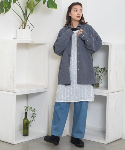 POU DOU DOU(プードゥドゥ)の「ポイント刺繍オーバーサイズシャツ(シャツ/ブラウス・レディース・ブルー/ネイビー/キナリ・M)」の13枚目の写真