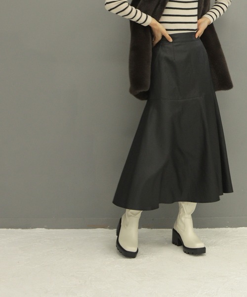 SOROTTO(ソロット)の「厚底 ストレッチロングブーツ/スクエアトゥ(ブーツ・レディース・ブラック系その他/ブラック/アイボリー・S/M/L/LL)」の12枚目の写真
