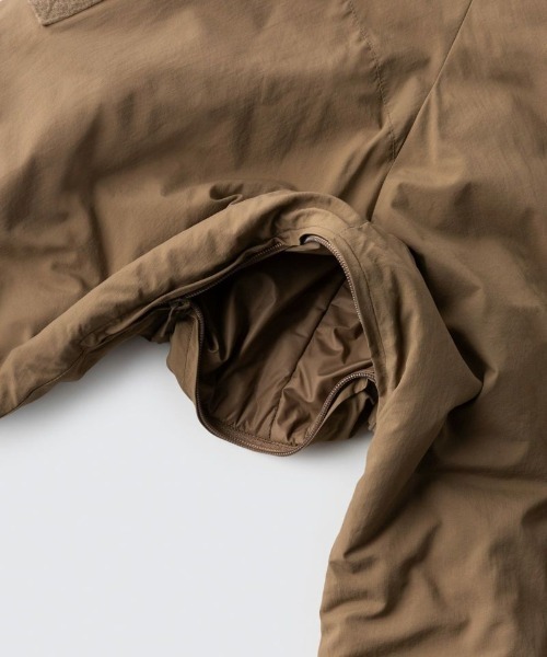 WILD THINGS(ワイルドシングス)の「WILD THINGS/ワイルドシングス OVER TRANSPORT PARKA WT24107SN(ダウンジャケット/コート・メンズ・タン・M)」の7枚目の写真