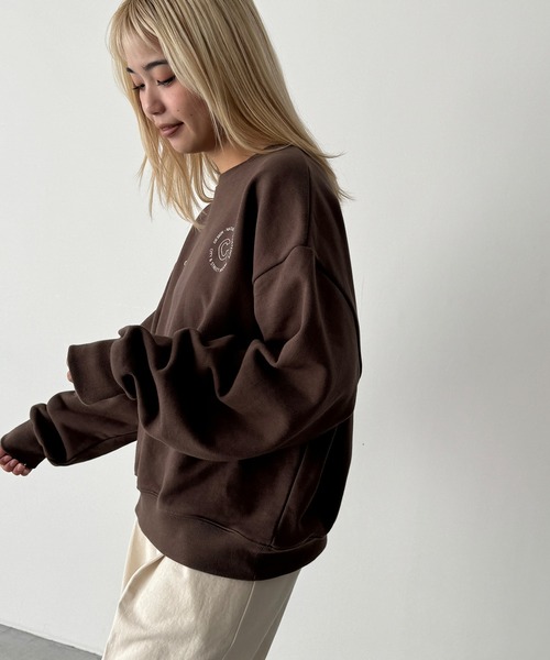 CANAL JEAN(キャナルジーン)の「choice_cnl オリジナルCロゴトレーナー(スウェット・レディース・ブラウン/ブラック・ONE SIZE)」の21枚目の写真