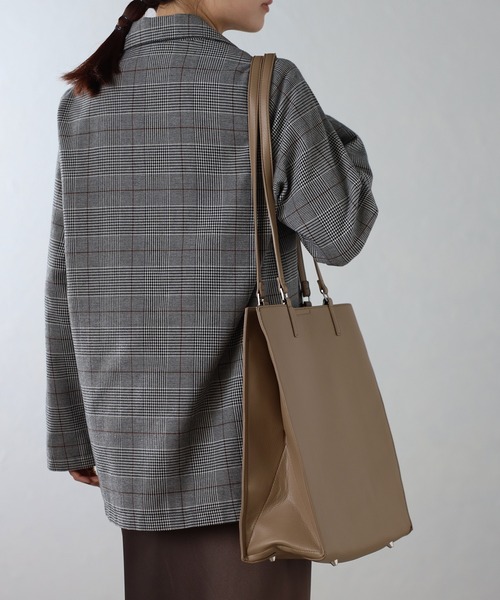 GUSCIO(グッシオ)の「【グッシオベーシック】スクエアダブルハンドル トートバッグ(トートバッグ・レディース・ベージュ系その他/グレー/ブラック/キャメル・FREE)」の10枚目の写真