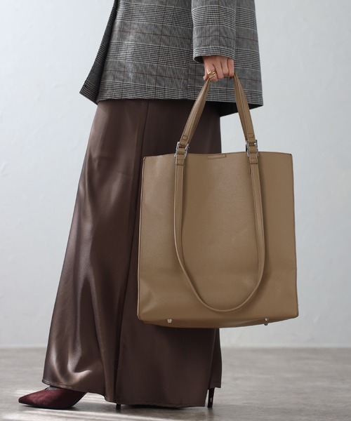 GUSCIO(グッシオ)の「【グッシオベーシック】スクエアダブルハンドル トートバッグ(トートバッグ・レディース・ベージュ系その他/グレー/ブラック/キャメル・FREE)」の11枚目の写真